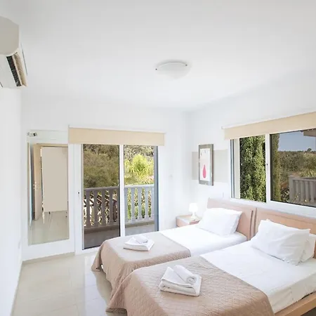 The Ultimate 5 Star Holiday In With Private Pool And Close To The Beach 1383